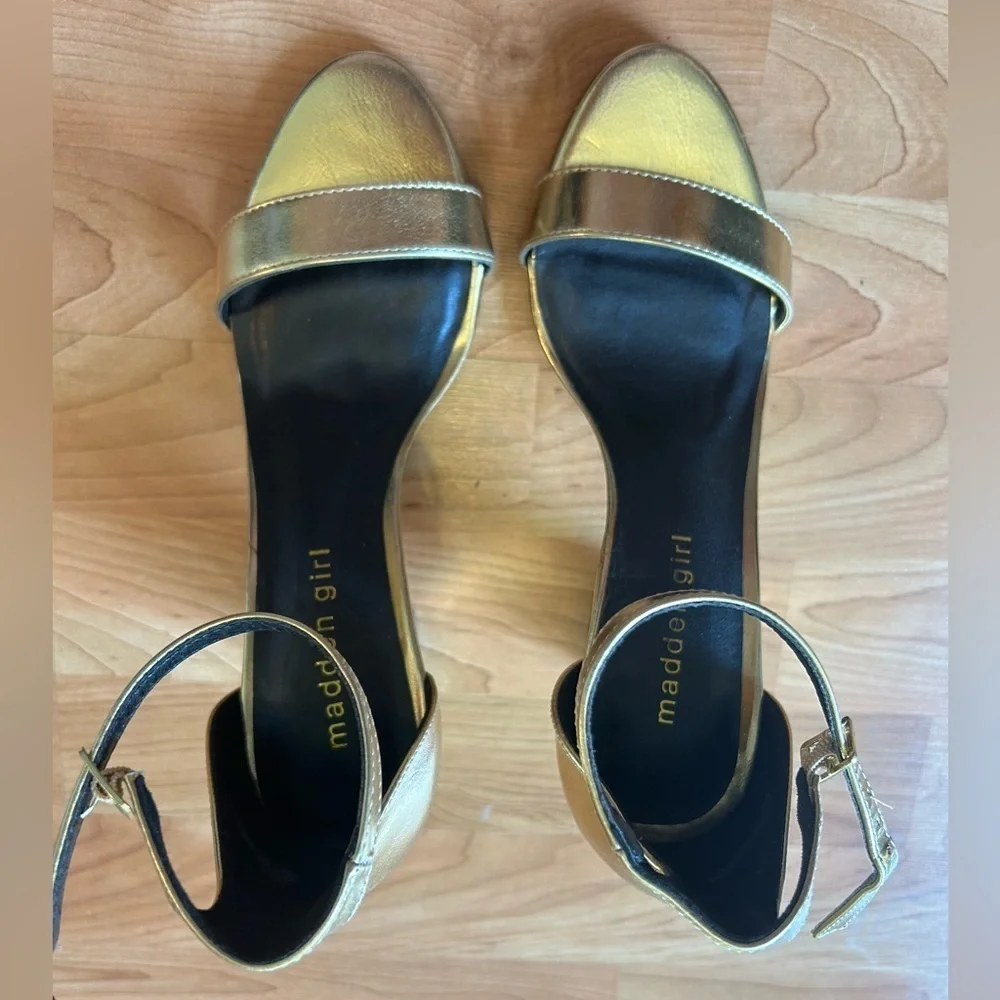 Madden Girl chic metallic